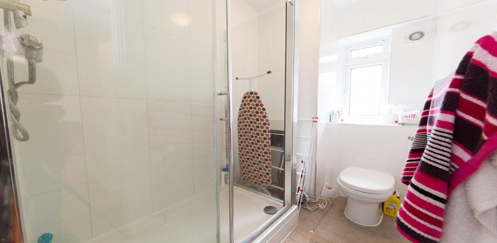 Modern Studio a short walk from Hendon Thameslink Russell Road, Hendon